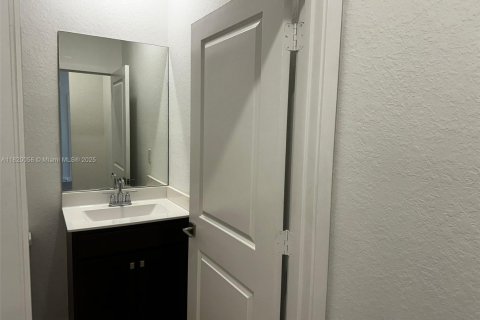 Townhouse in Homestead, Florida 3 bedrooms, 151.24 sq.m. № 1797671 - photo 8