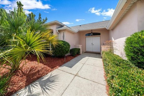 House in The Villages, Florida 2 bedrooms, 141.4 sq.m. № 2227467 - photo 5