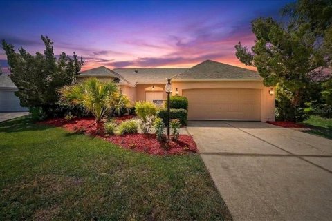 House in The Villages, Florida 2 bedrooms, 141.4 sq.m. № 2227467 - photo 2