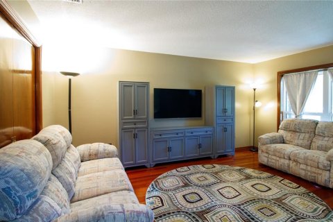 Villa ou maison à vendre à New Port Richey, Floride: 4 chambres, 314.75 m2 № 1915579 - photo 9