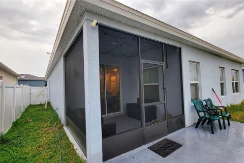 House in Davenport, Florida 4 bedrooms, 148.64 sq.m. № 1719204 - photo 24