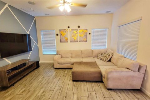 House in Davenport, Florida 4 bedrooms, 148.64 sq.m. № 1719204 - photo 19