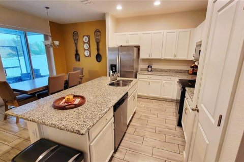 House in Davenport, Florida 4 bedrooms, 148.64 sq.m. № 1719204 - photo 7