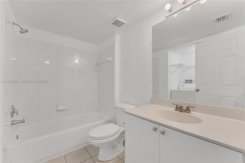 Condo in Homestead, Florida, 3 bedrooms № 2244432 - photo 13