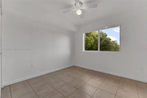 Condo in Homestead, Florida, 3 bedrooms № 2244432 - photo 15