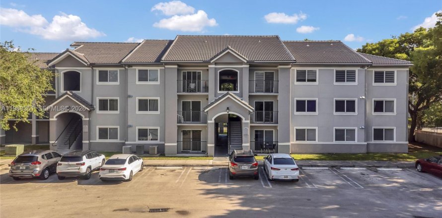 Condo in Homestead, Florida, 3 bedrooms № 2244432