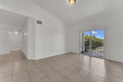 Condo in Homestead, Florida, 3 bedrooms № 2244432 - photo 2