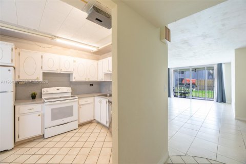 Купить кондоминиум в Майами, Флорида 1 спальня, 96.25м2, № 2048583 - фото 11