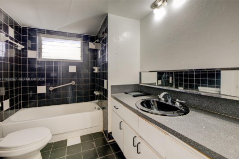 Купить кондоминиум в Майами, Флорида 1 спальня, 96.25м2, № 2048583 - фото 23