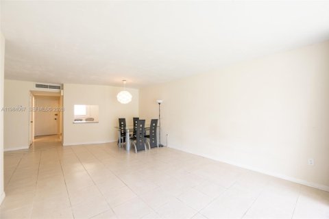 Купить кондоминиум в Майами, Флорида 1 спальня, 96.25м2, № 2048583 - фото 14