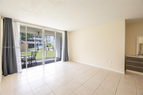 Купить кондоминиум в Майами, Флорида 1 спальня, 96.25м2, № 2048583 - фото 9