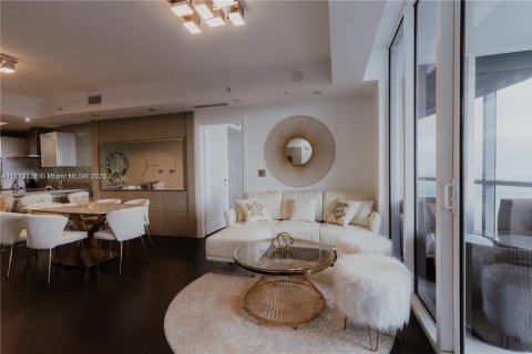 Copropriété à louer à Sunny Isles Beach, Floride: 3 chambres, 133.22 m2 № 1788880 - photo 1