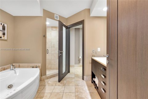 Copropriété à louer à Sunny Isles Beach, Floride: 3 chambres, 133.22 m2 № 1788880 - photo 19