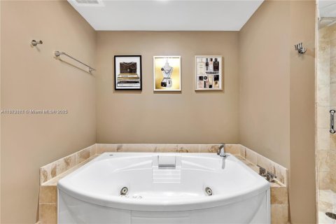 Copropriété à louer à Sunny Isles Beach, Floride: 3 chambres, 133.22 m2 № 1788880 - photo 17