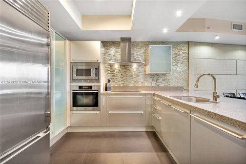 Copropriété à louer à Sunny Isles Beach, Floride: 3 chambres, 133.22 m2 № 1788880 - photo 13