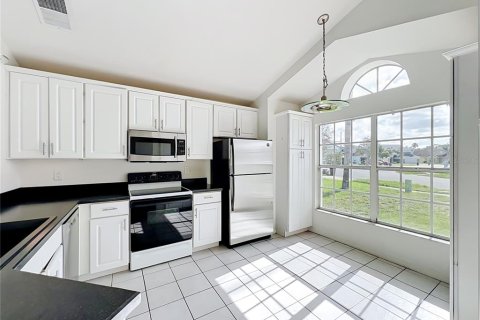 Villa ou maison à vendre à Lake Mary, Floride: 3 chambres, 153.85 m2 № 2221071 - photo 8