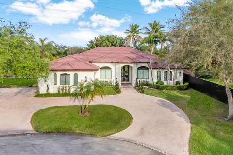 Купить виллу или дом в Пальметто-Бей, Флорида 5 спален, 251.21м2, № 2026719 - фото 2