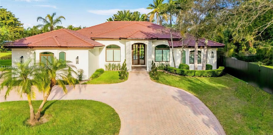 Дом в Пальметто-Бей, Флорида 5 спален, 251.21м2 № 2026719