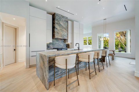 Купить виллу или дом в Пальметто-Бей, Флорида 5 спален, 251.21м2, № 2026719 - фото 15