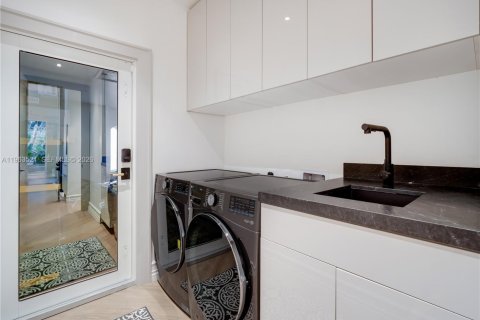 Купить виллу или дом в Пальметто-Бей, Флорида 5 спален, 251.21м2, № 2026719 - фото 20