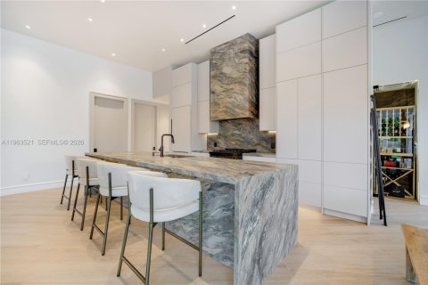 Купить виллу или дом в Пальметто-Бей, Флорида 5 спален, 251.21м2, № 2026719 - фото 13