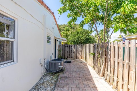 Touwnhouse à louer à Fort Lauderdale, Floride: 2 chambres, 83.43 m2 № 2414383 - photo 28