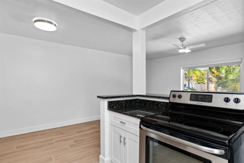 Touwnhouse à louer à Fort Lauderdale, Floride: 2 chambres, 83.43 m2 № 2414383 - photo 15