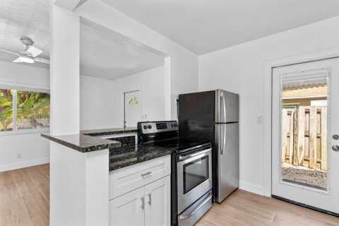 Touwnhouse à louer à Fort Lauderdale, Floride: 2 chambres, 83.43 m2 № 2414383 - photo 14