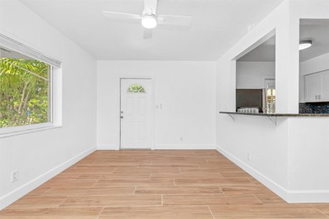 Touwnhouse à louer à Fort Lauderdale, Floride: 2 chambres, 83.43 m2 № 2414383 - photo 8