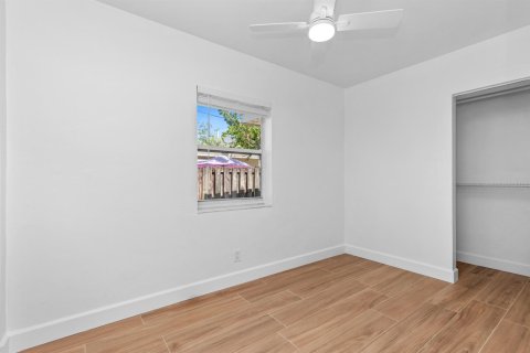 Touwnhouse à louer à Fort Lauderdale, Floride: 2 chambres, 83.43 m2 № 2414383 - photo 19