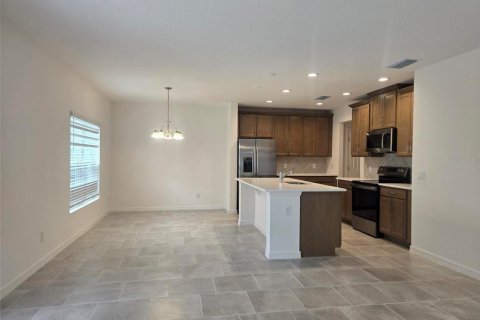 House in Davenport, Florida 4 bedrooms, 182.83 sq.m. № 1734384 - photo 7
