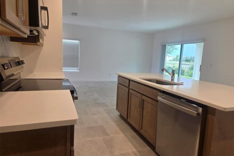 House in Davenport, Florida 4 bedrooms, 182.83 sq.m. № 1734384 - photo 6