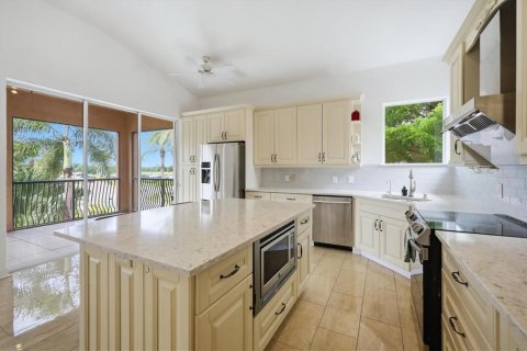 Condo in Bradenton, Florida, 4 bedrooms  № 2391726 - photo 11
