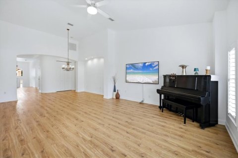 Condo in Bradenton, Florida, 4 bedrooms  № 2391726 - photo 5