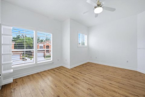 Condo in Bradenton, Florida, 4 bedrooms  № 2391726 - photo 18