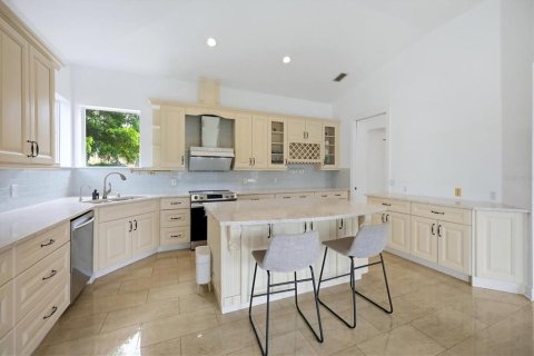 Condo in Bradenton, Florida, 4 bedrooms  № 2391726 - photo 9