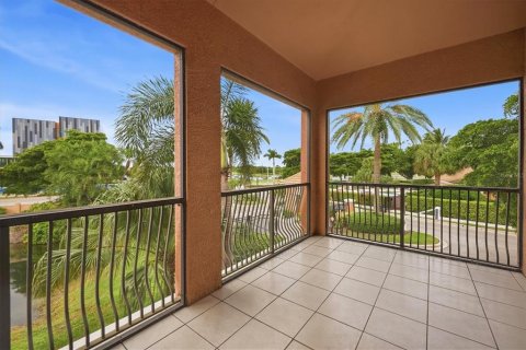Condo in Bradenton, Florida, 4 bedrooms  № 2391726 - photo 27