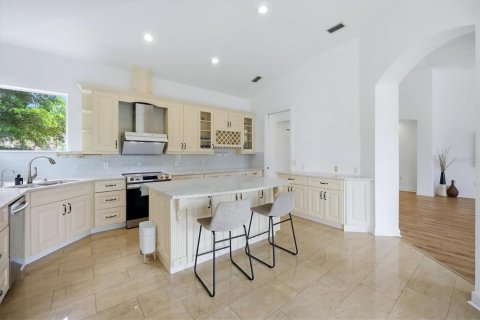 Condo in Bradenton, Florida, 4 bedrooms  № 2391726 - photo 8