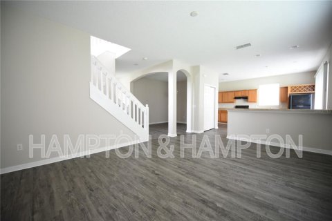 House in Kissimmee, Florida 4 bedrooms, 209.96 sq.m. № 2197498 - photo 3
