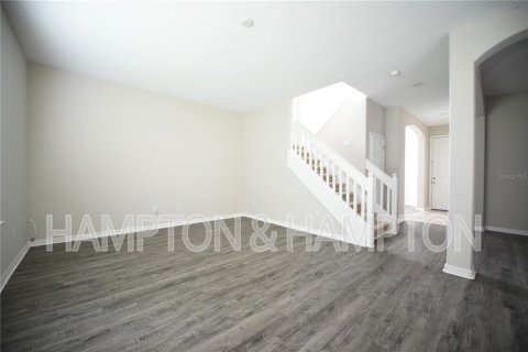 House in Kissimmee, Florida 4 bedrooms, 209.96 sq.m. № 2197498 - photo 4