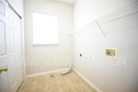 House in Kissimmee, Florida 4 bedrooms, 209.96 sq.m. № 2197498 - photo 15