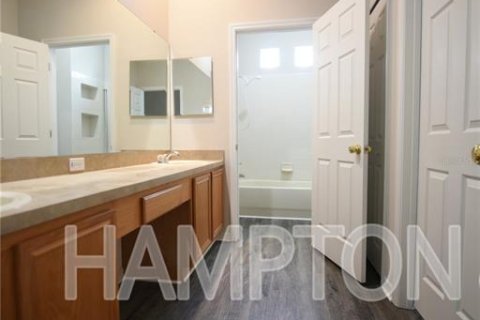 House in Kissimmee, Florida 4 bedrooms, 209.96 sq.m. № 2197498 - photo 14