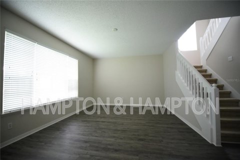 House in Kissimmee, Florida 4 bedrooms, 209.96 sq.m. № 2197498 - photo 5