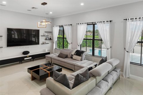 House in Cooper City, Florida 5 bedrooms, 381.83 sq.m. № 1928513 - photo 5
