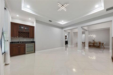 House in Cooper City, Florida 5 bedrooms, 381.83 sq.m. № 1928513 - photo 13