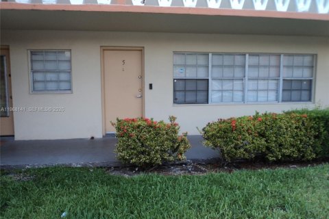 Купить кондоминиум в Норт-Майами, Флорида 4 комнаты, 119.57м2, № 2030467 - фото 2