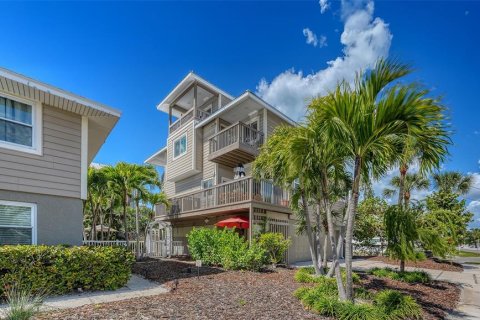 Commercial property in Sarasota, Florida 493.59 sq.m. № 2143692 - photo 9