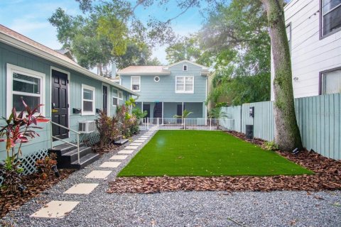 House in Saint Petersburg, Florida 5 bedrooms, 272.2 sq.m. № 1906544 - photo 7