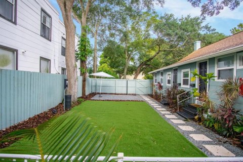 House in Saint Petersburg, Florida 5 bedrooms, 272.2 sq.m. № 1906544 - photo 11