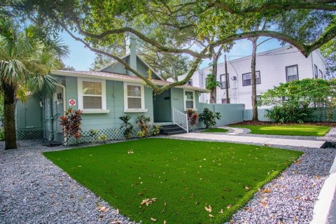 House in Saint Petersburg, Florida 5 bedrooms, 272.2 sq.m. № 1906544 - photo 5